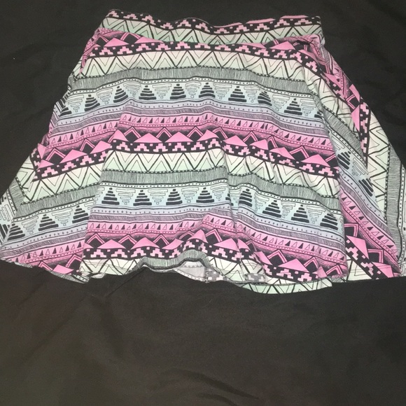 skirt - Picture 2 of 4